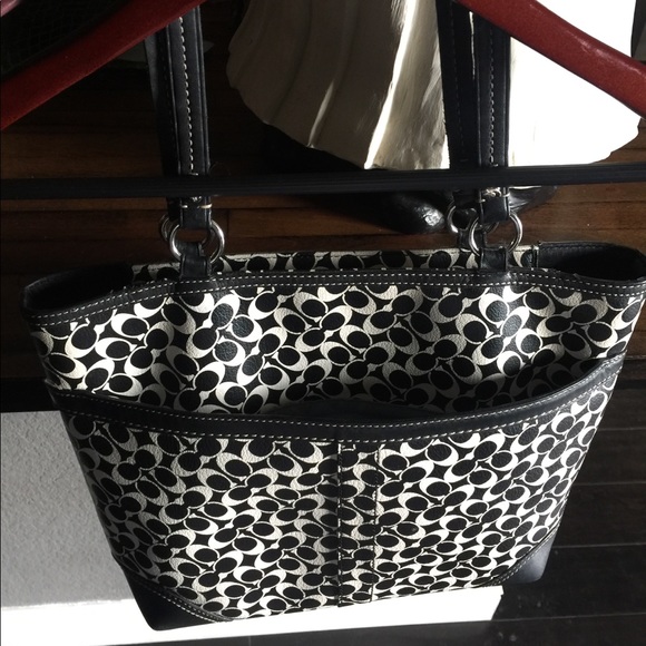 Coach Handbag - Picture 3 of 6